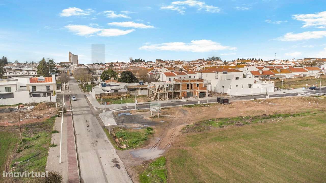 Moradia T3 Térrea "Chave-na-mão" com Design Único – Urbanização Horta - Grande imagem: 4/34