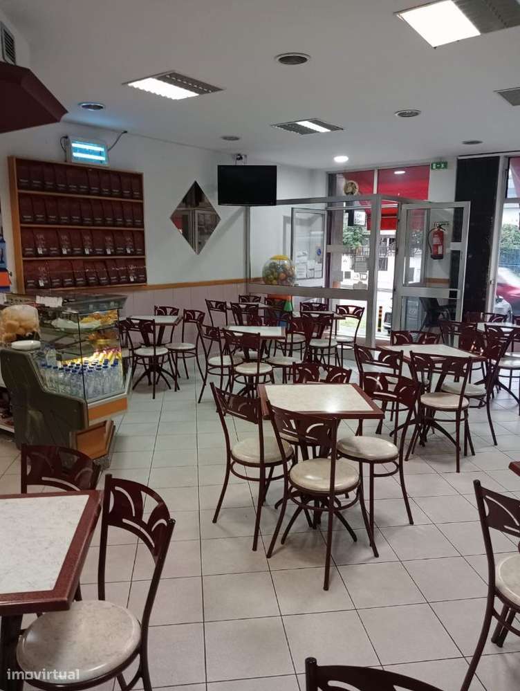 GRANDE OPORTUNIDADE ! TRESPASE DE CAFE EM GAIA-24