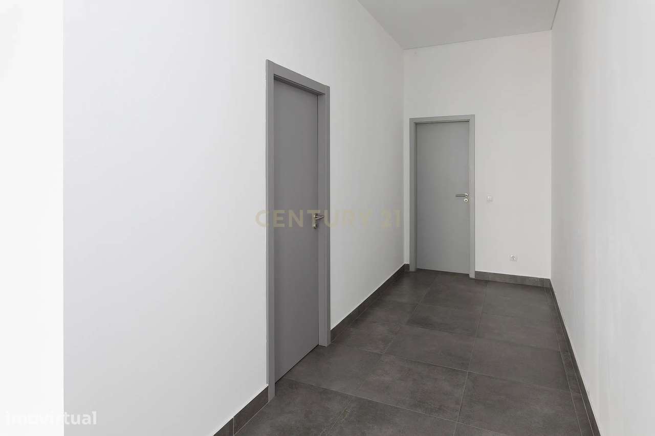 Espaço Comercial junto a Estação de Benfica - Grande imagem: 5/6