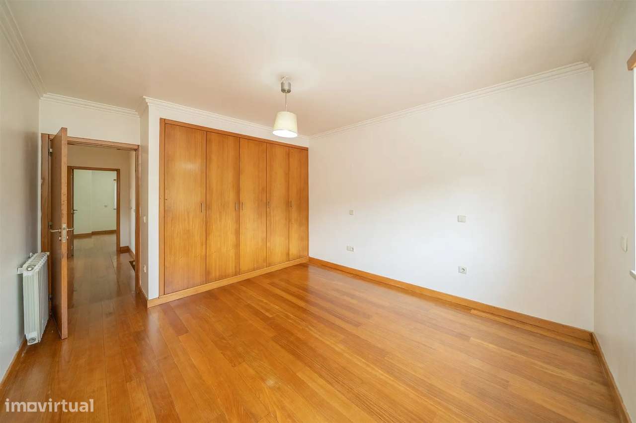 Moradia T4 com piscina nas Marinhas | Esposende-44