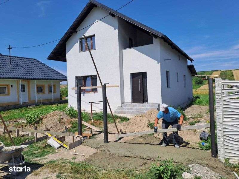 Casa de vanzare. - Imagine principală: 4/8