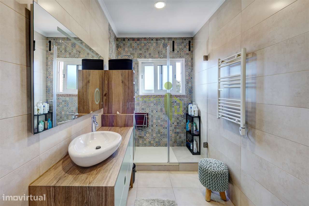 Moradia Clássica T3 transformada em T4, em Rio de Mouro, Sintra-21