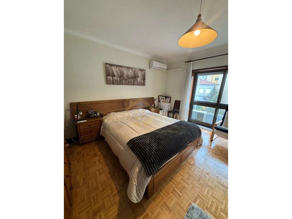 T4 no centro da Vila Nova de Gaia com fantástico terraço com50 m2 e...-10