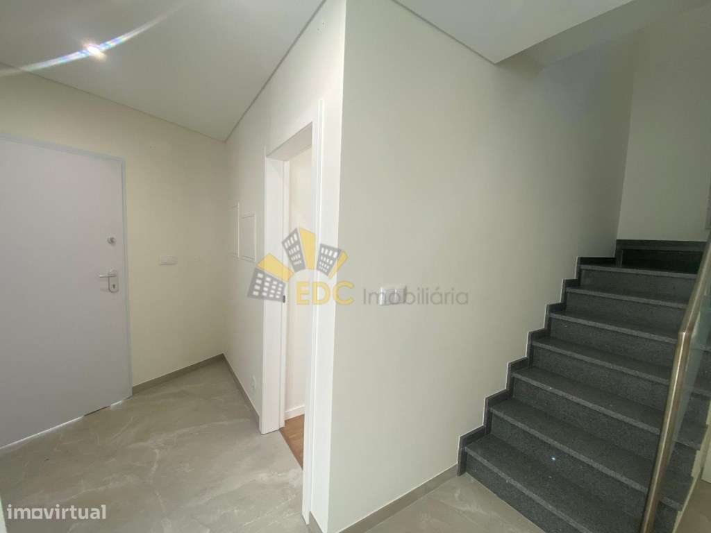 OFERTA ESCRITURA NOTARIAL| Moradia T3+1 | Construção Nova | Localiz...-19