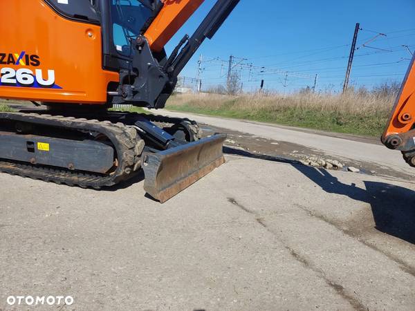 Hitachi ZAXIS 26U - 10