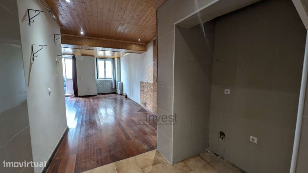 T0 junto à Av. da Liberdade –  Ótima oportunidade de investimento no c-12