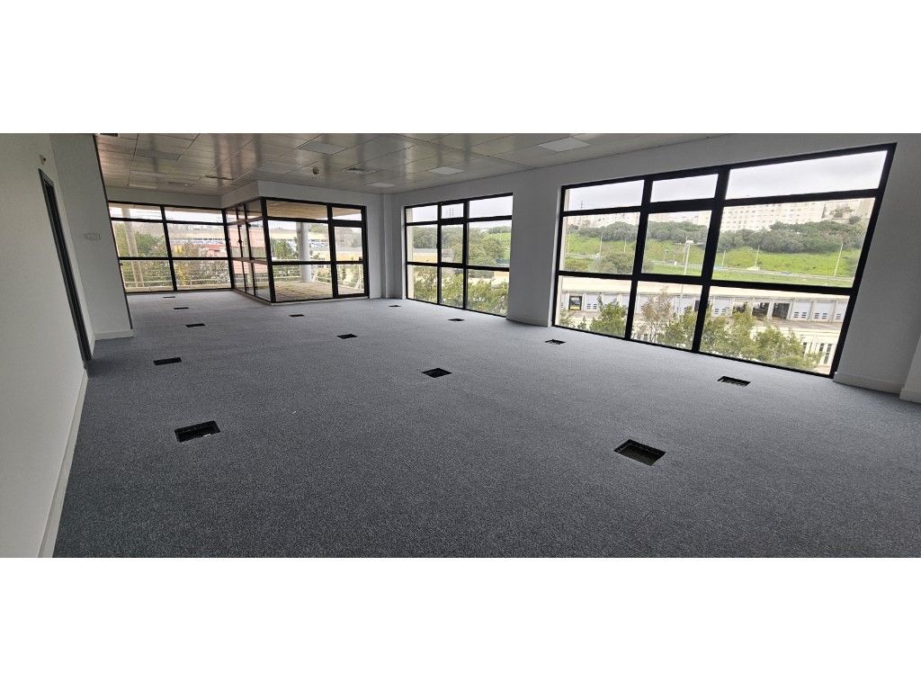 Escritório no Edifício Atlas IV - Miraflores, Oeiras - Grande imagem: 1/12