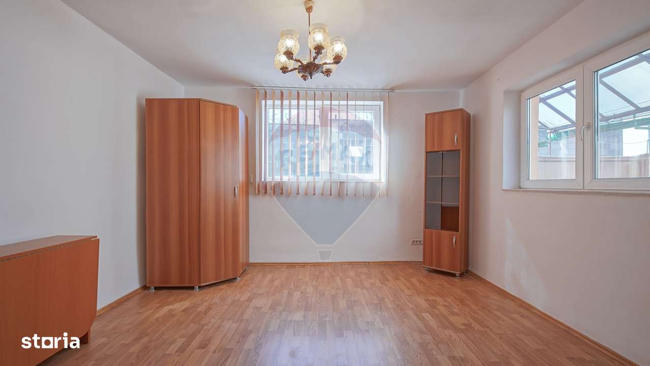 Casă individuală cu 3 camere, Șchei - Imagine principală: 4/13