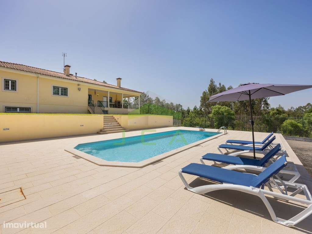 Moradia V4 com piscina e terreno-48