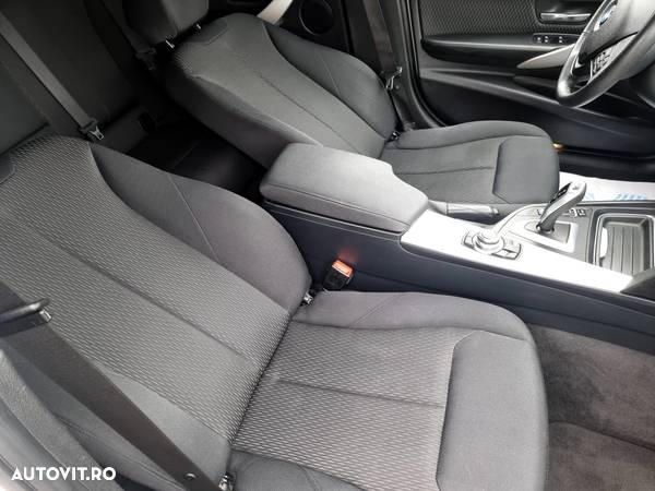 BMW Seria 3 320d DPF Touring Aut. Edition Exclusive - 10