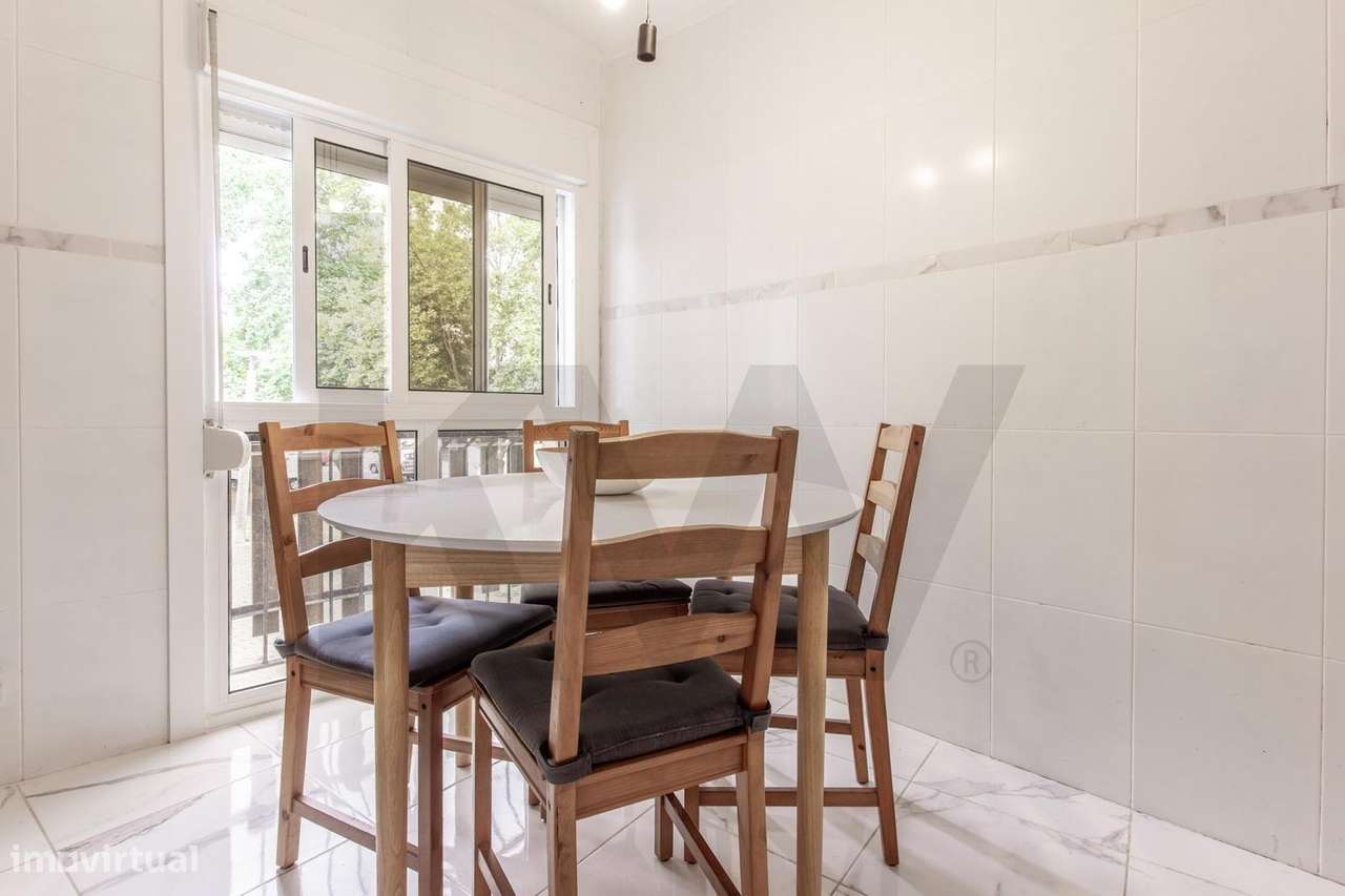Apartamento T2 remodelado no Alto Seixalinho, Barreiro-8