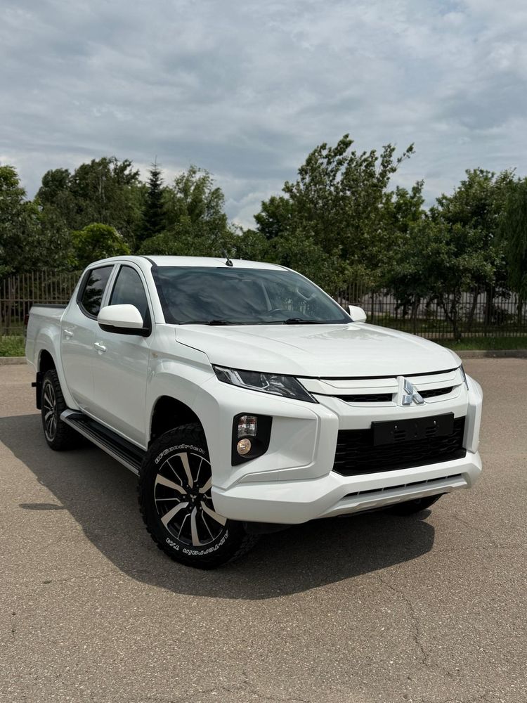 Mitsubishi L200 Double Cab 2.2 DI-D M/T Instyle 2020