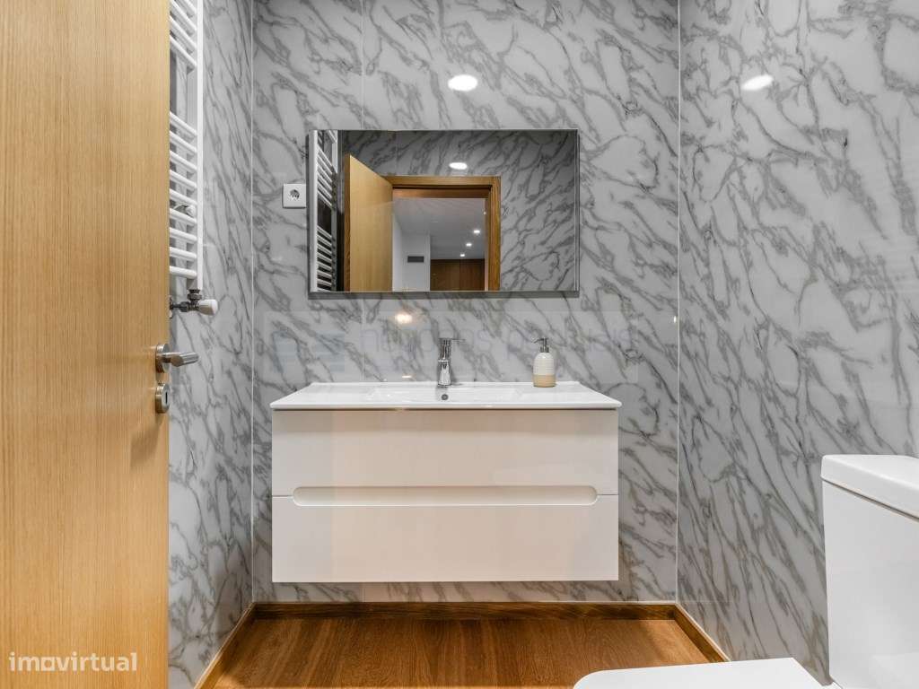 Propriedade Distinta com Piscina, Anexos, Poço de Água e Duas Fraçõ...-14