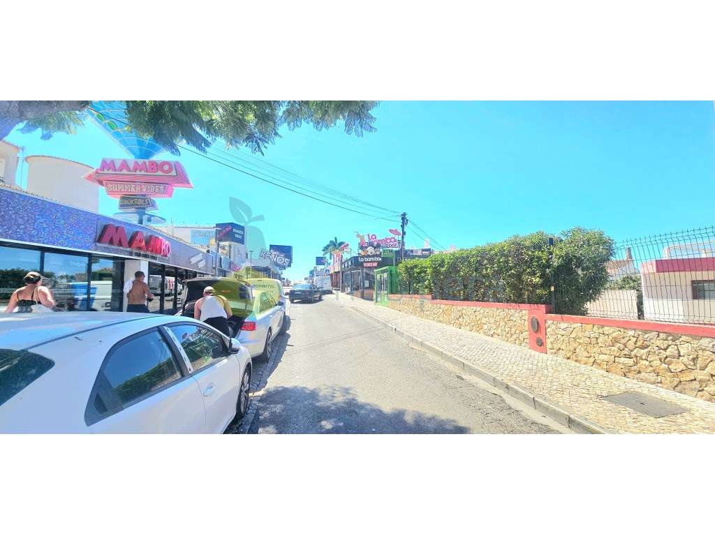 Excelente apartamento localizado, num 1º andar, na famosa Avenida D...-26