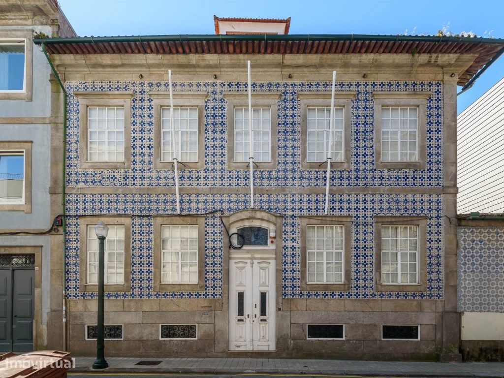 Prédio na Rua do Breiner com jardim