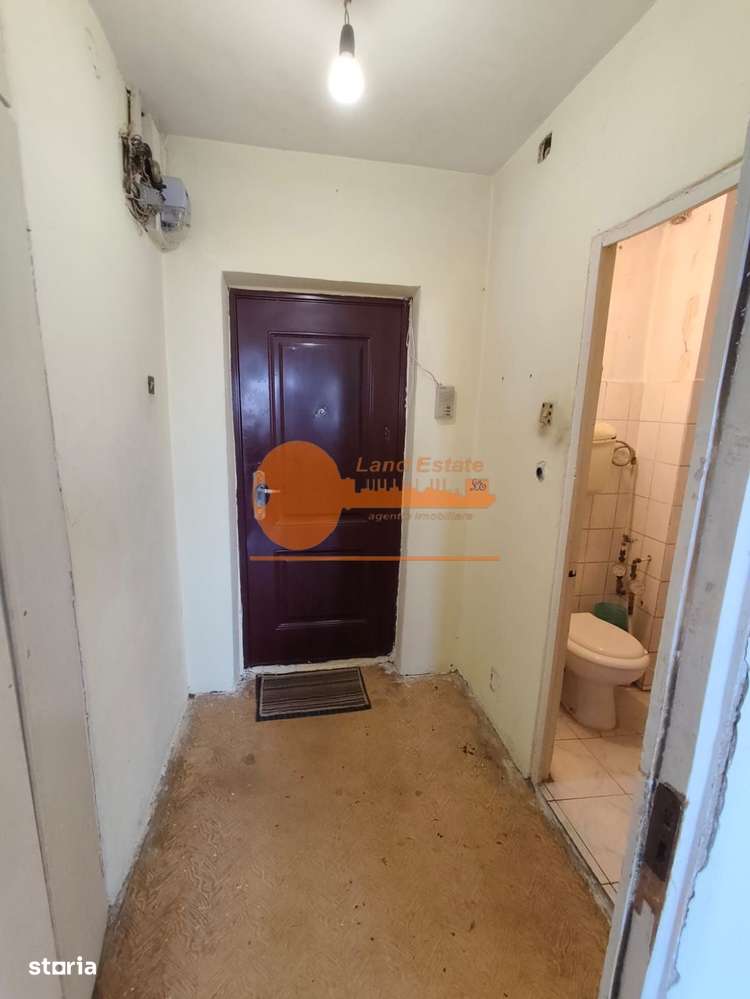 Garsoniera Gorjului-Bloc mixt(200 m metrou-1981) - Imagine principală: 3/15