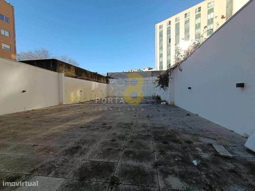 Apartamento T2 com Terraço de 255 m² em Matosinhos-6