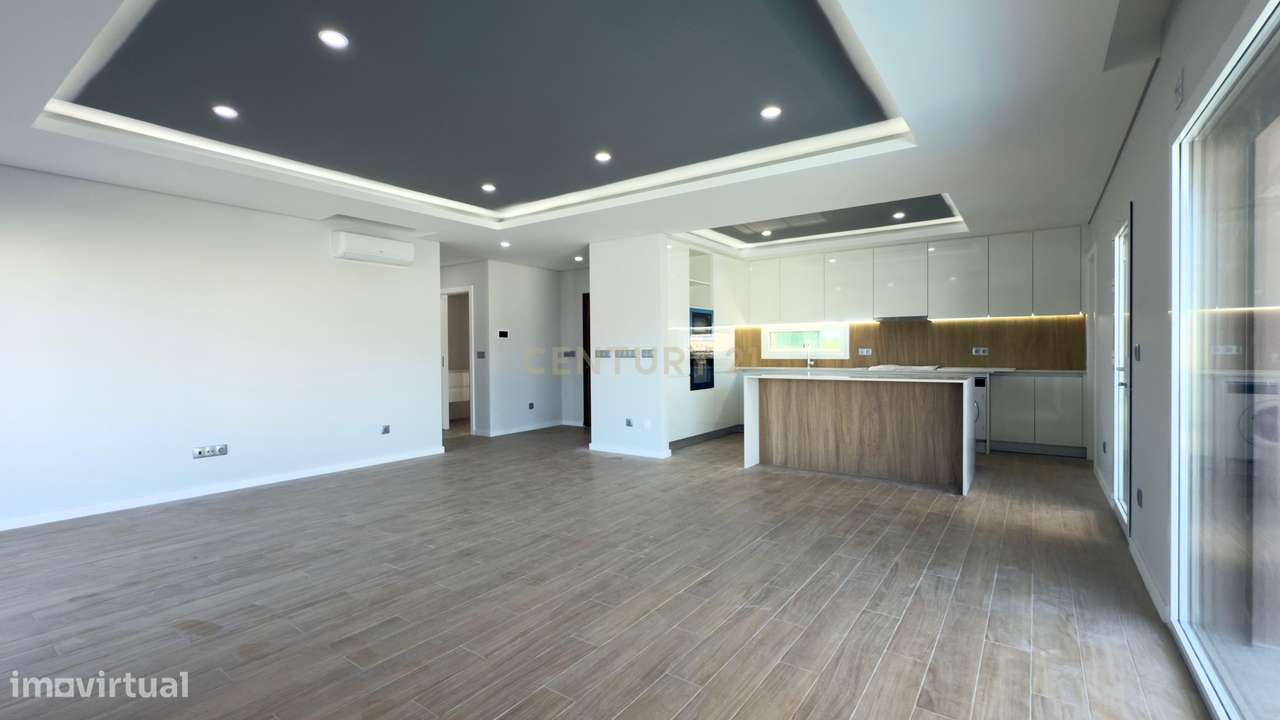 Moradia T4 Isolada com Piscina em Fernão Ferro | 640.000€-17
