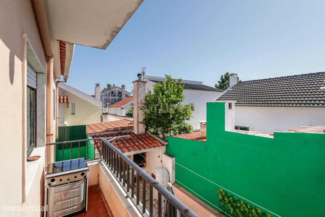 Espetacular Moradia T6 em Charneca de Caparica, Almada-24