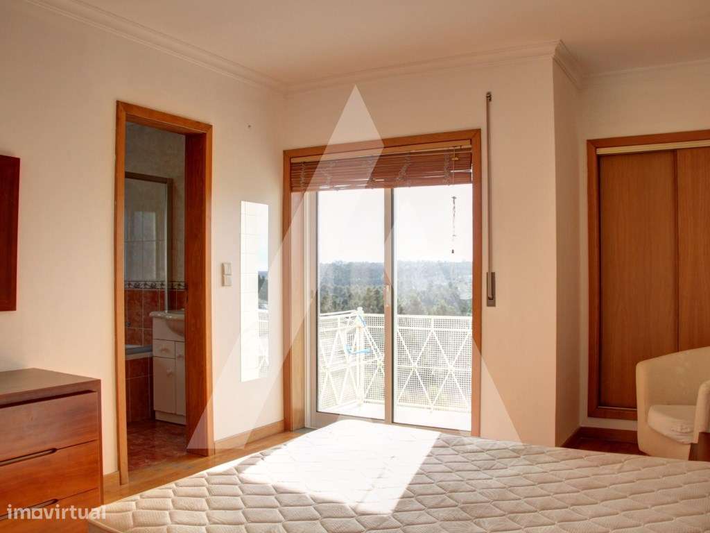 Apartamento T3 Oliveira do bairro-31