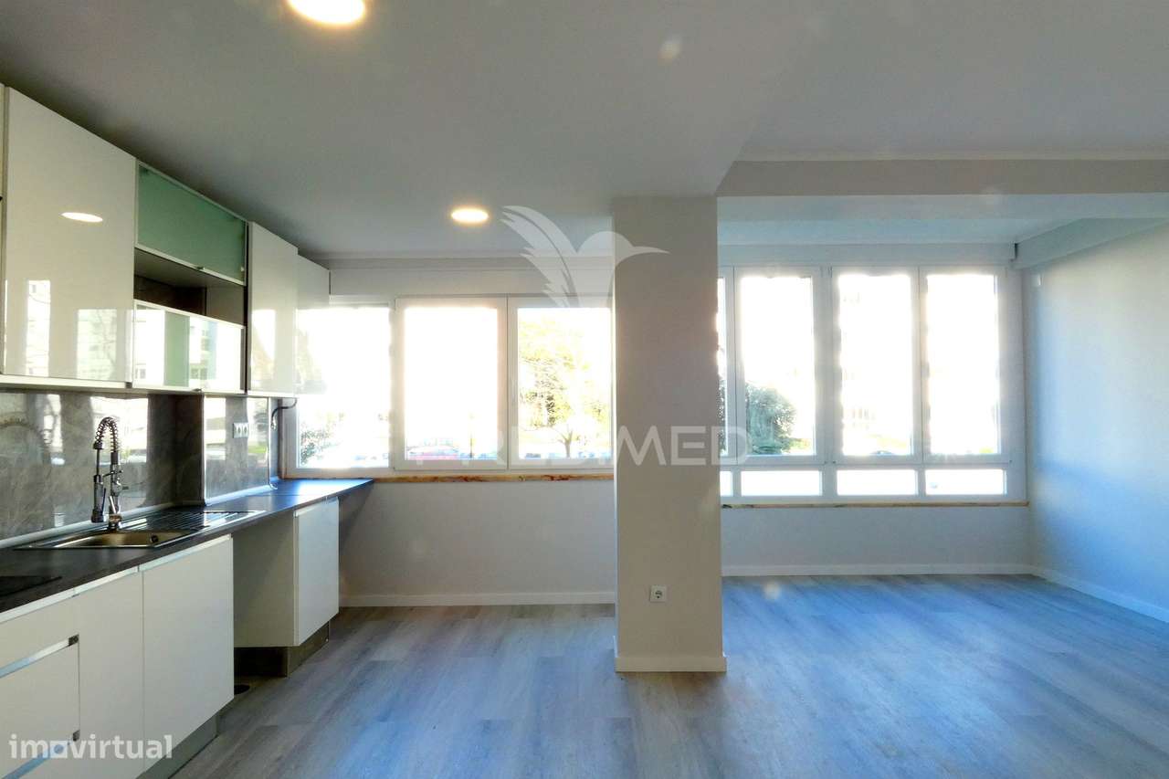 Apartamento T2 Remodelado - Grande imagem: 3/22