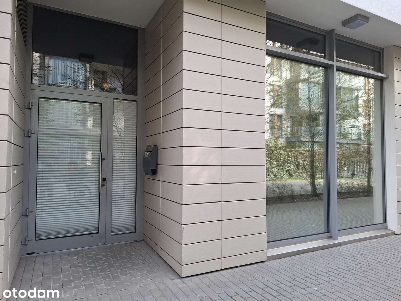 Lokal usługowy z witryną | 100 m² | Mokotów – Obrzeżna | Hubertus