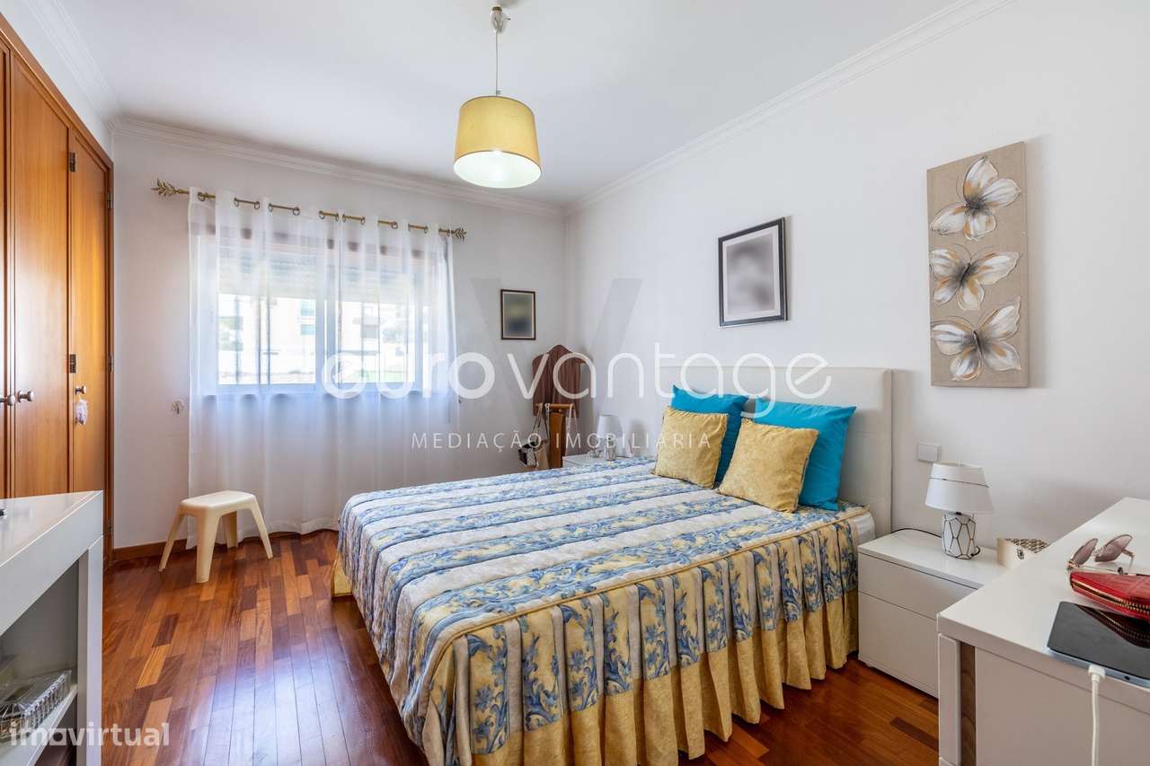 Apartamento T2 na Urbanização de São Romão-16