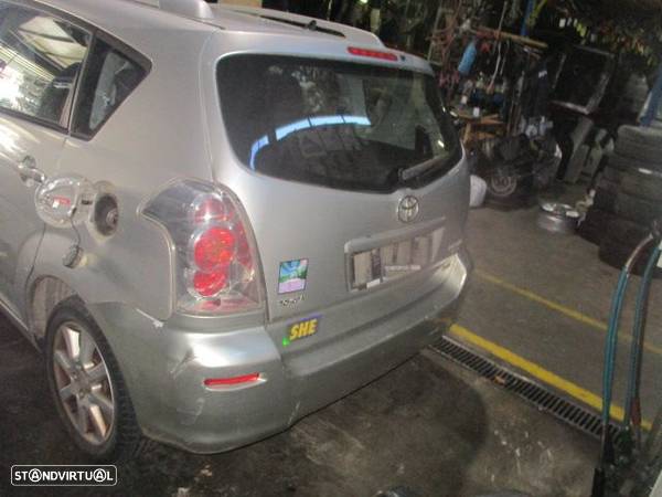 Carro MOT: 2AD CXVEL: EA62 TOYOTA COROLLA 2 VERSO FASE 1 2006 2.2D4D 136CV 5P CINZENTO DIESEL - 4