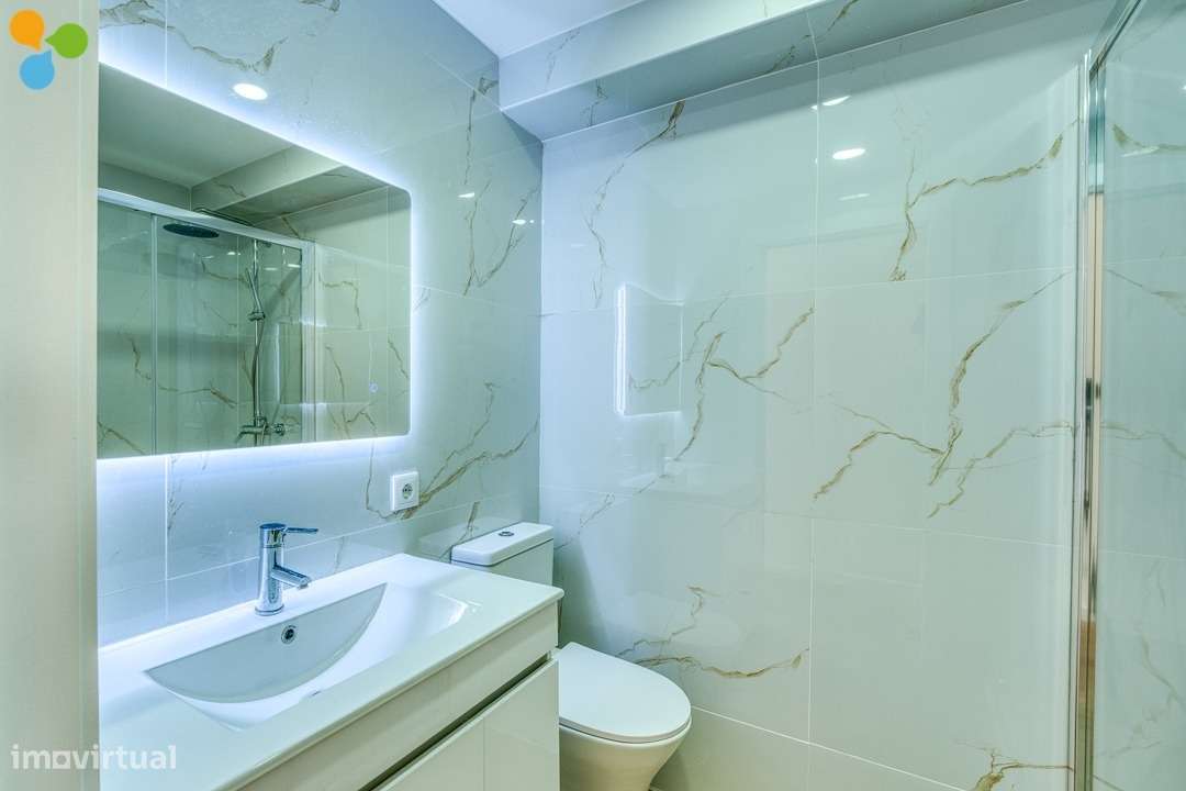 T2+1 Renovado com Varandas e Lugar de Garagem | Próximo da Rotunda da-11