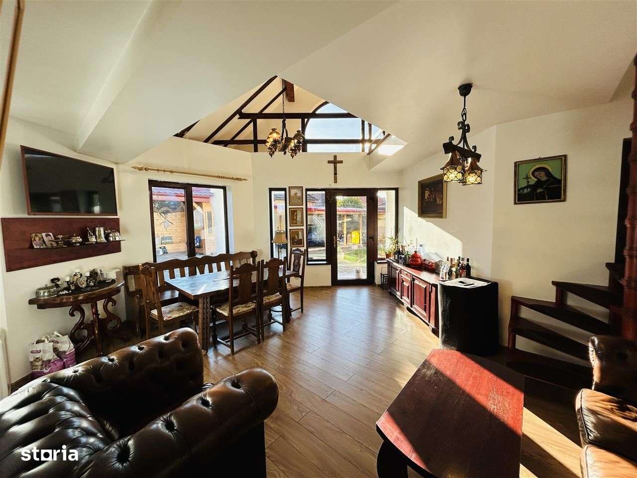 Casă individuală cu iaz, jacuzzi, saună și curte superbă – Cisnădie-3