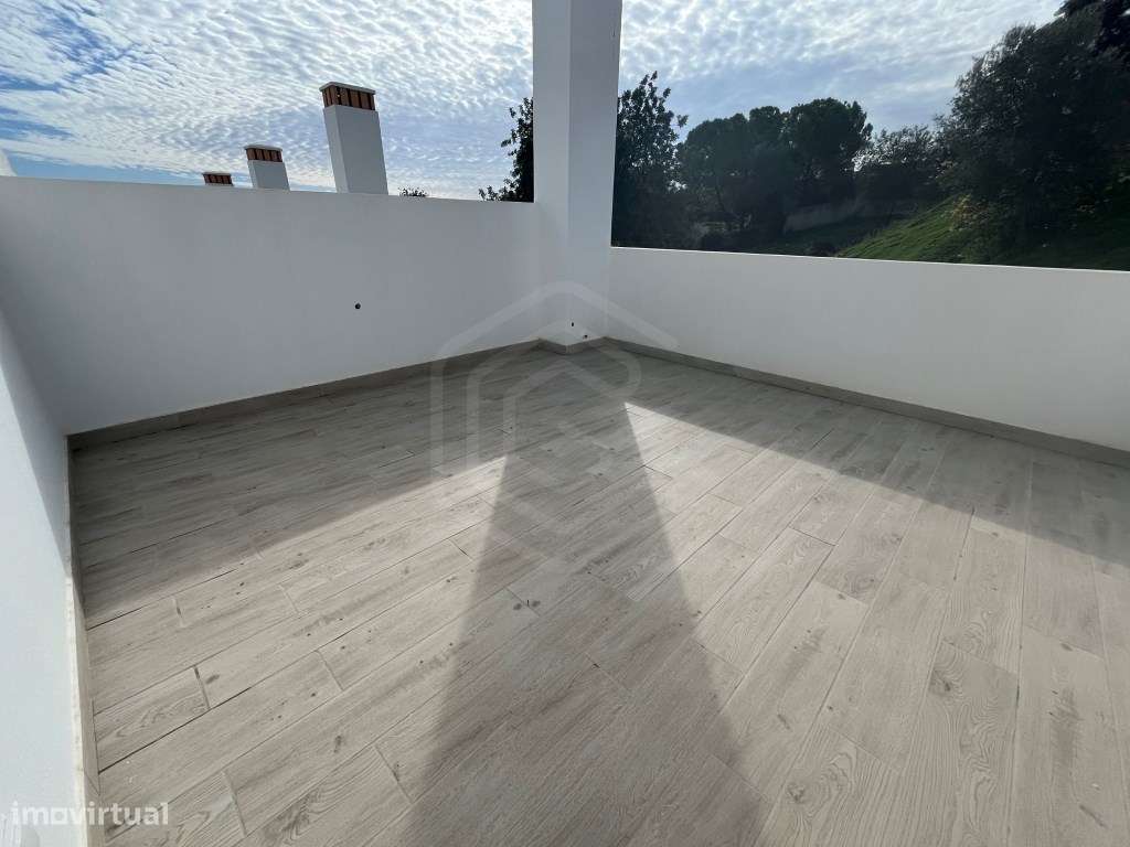 Moradia T2 nova, com arquitetura moderna em Tavira, Algarve - Grande imagem: 4/18