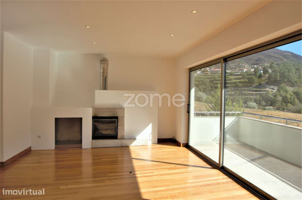 Prédio de 3 pisos em propriedade horizontal em Teixeira, Baião, Por... - Grande imagem: 5/60