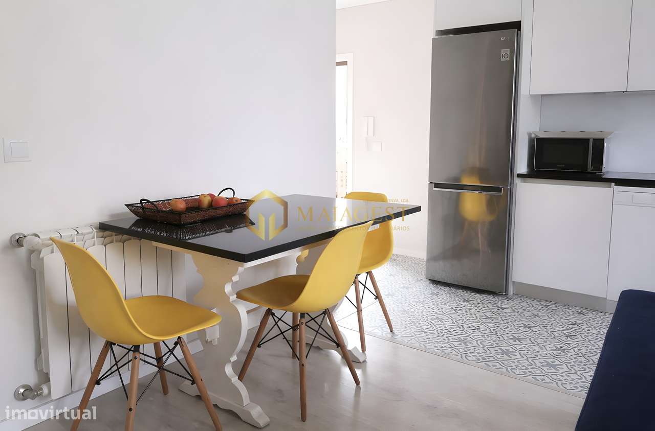 Andar de Moradia T2 Mobilado com Pátio junto ao Metro de Custió - Grande imagem: 5/11