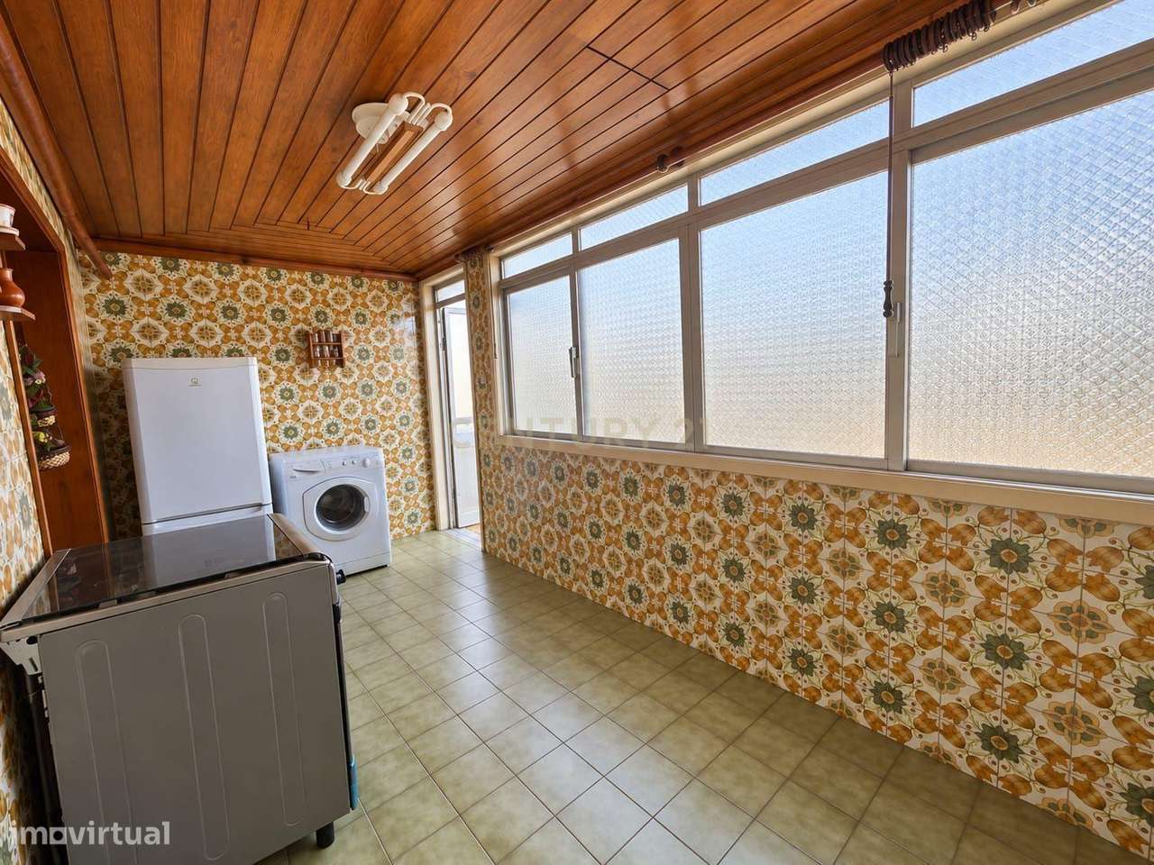 Moradia T3 com garagem, pátio e anexo, em frente ao Pingo Doce da Vend-5