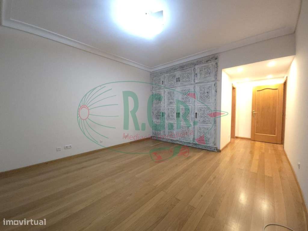 Moradia Isolada T3 | Piscina | Vistas Rio | 5 Min Porto-23