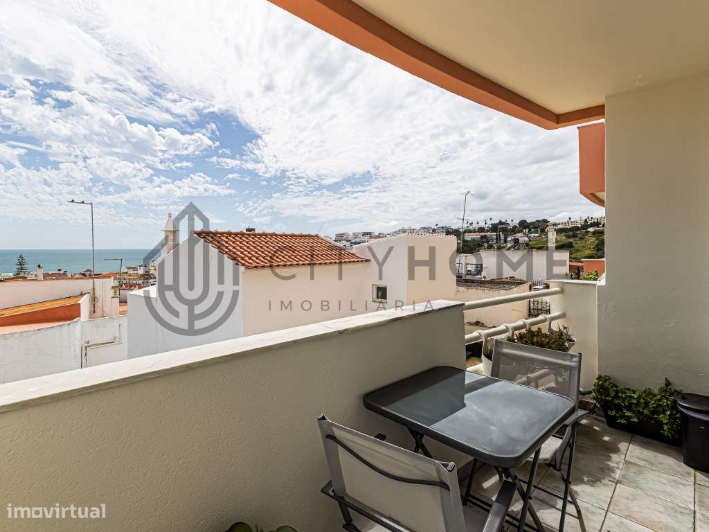 Apartamento T2 com Garagem e Vista Mar - Grande imagem: 2/18