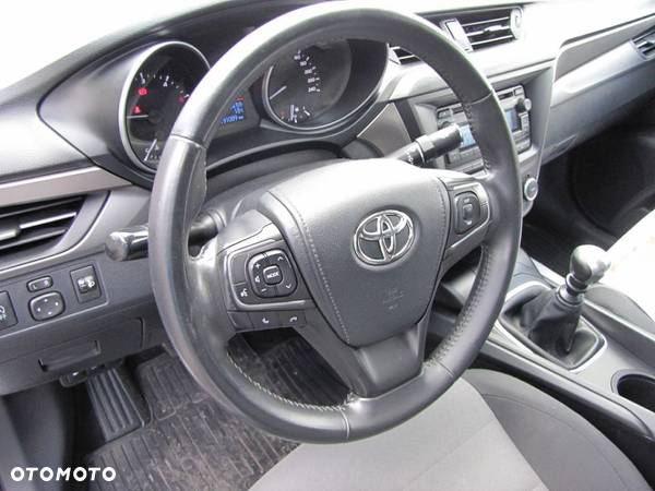 Toyota Avensis 1.6 D-4D Active - 13