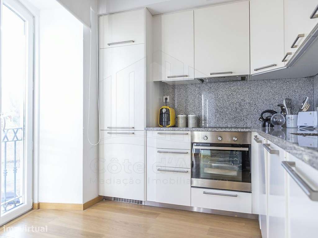 Prédio totalmente remodelado no centro histórico de Sesimbra, com e... - Grande imagem: 5/22