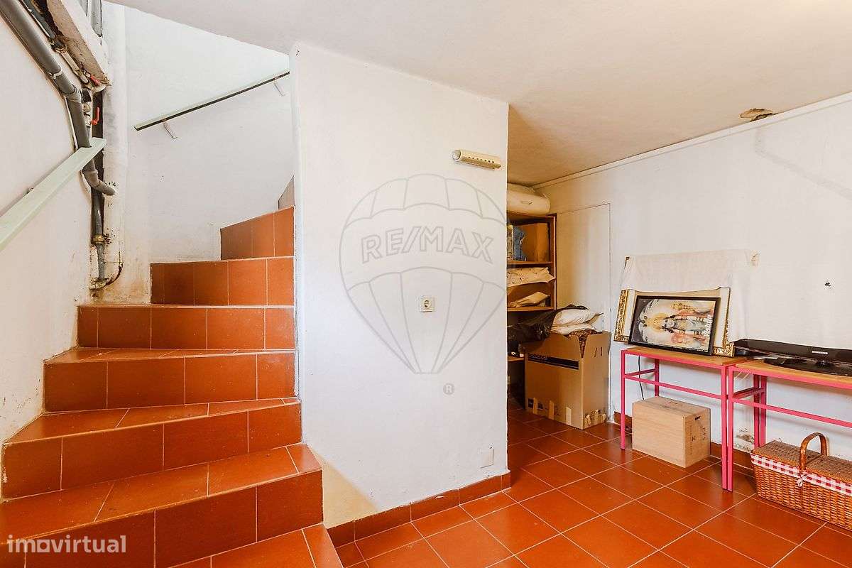 Moradia T8 para venda-24