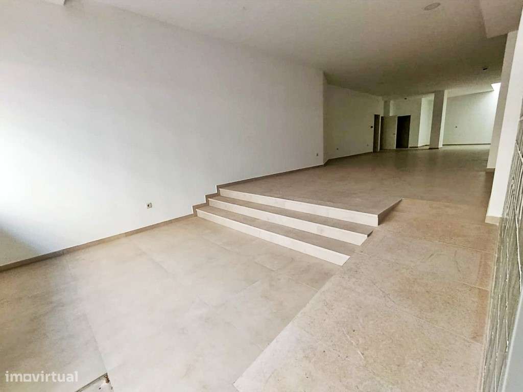 Loja nova em pleno centro da Maia - Grande imagem: 2/22