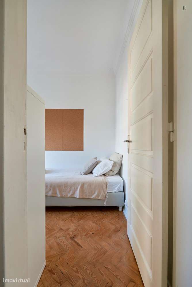 Quarto - localizado em Alameda Lisbon - Grande imagem: 4/51