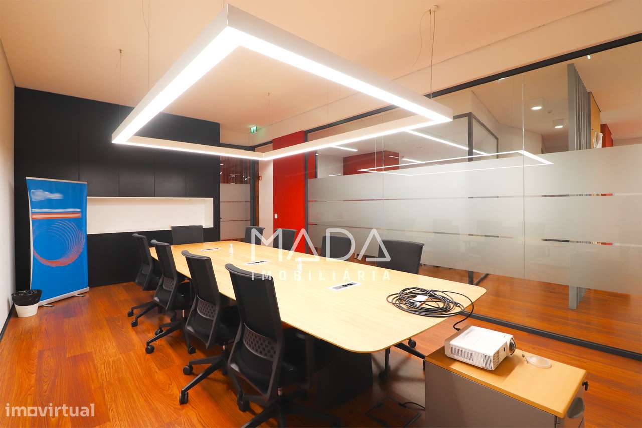 Escritório c/garagem (12 carros) na Av. da República em V.N. de Gaia-9