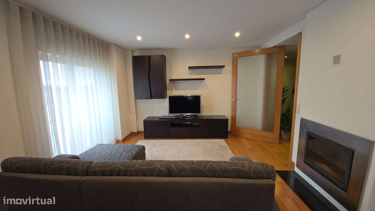 (RESERVADO) Apartamento T3, boas áreas, Garagem Box para 3 carros - Grande imagem: 2/17