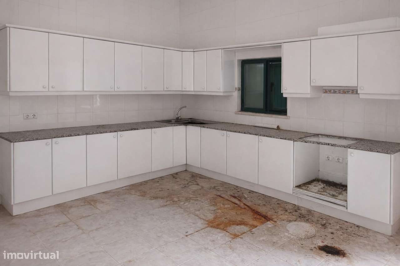 Apartamento T4 no Último Piso em Relíquias – Com Terraço e... - Grande imagem: 4/5