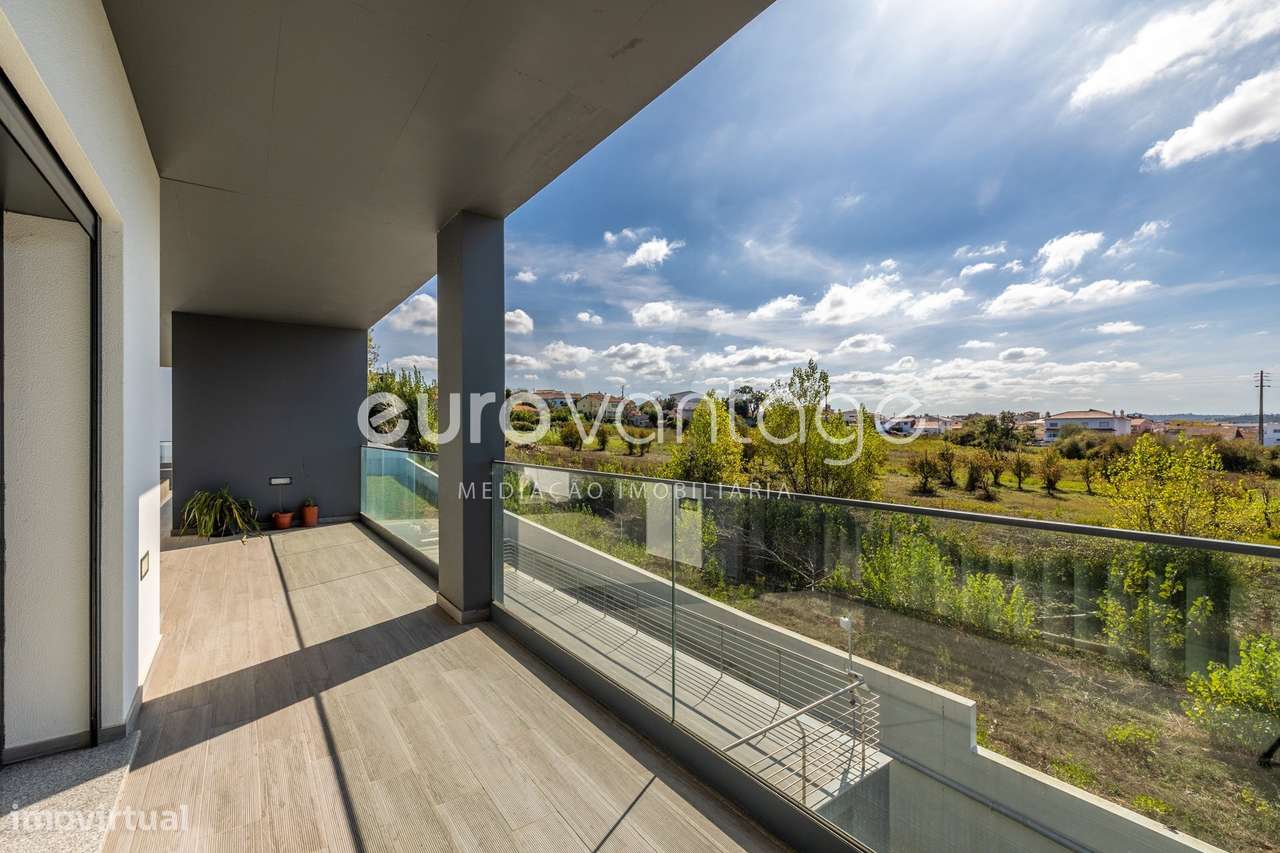 Apartamento T3 de Excelentes áreas-29