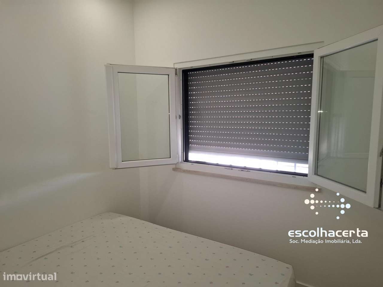 Apartamento T2 com Terraço Baixa de Setúbal-21