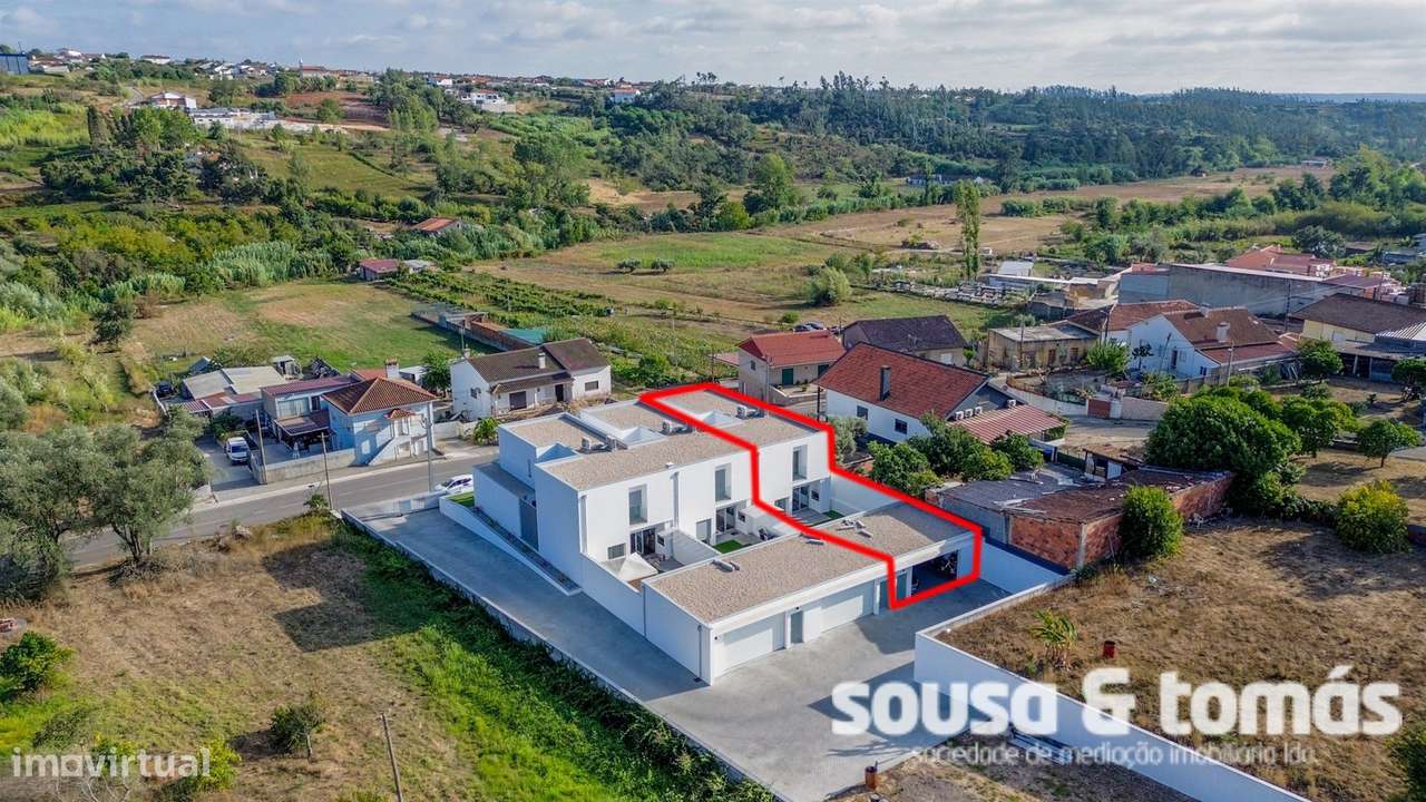 Moradia Geminada T3+1 Venda em Milagres,Leiria-6
