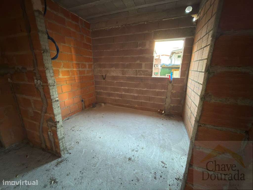 Apartamento T3 com logradouro e garagem - Mealhada-10