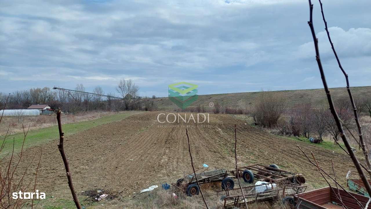 Vila la rosu cu 2000mp curte in comuna Cornetu-1