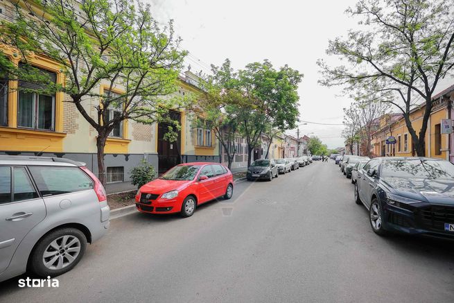 Apartament cu 4 camere de vânzare în zona Ultracentral-17